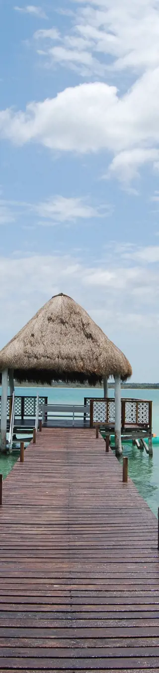 In Bacalar's farbenfroher Lagune abschalten